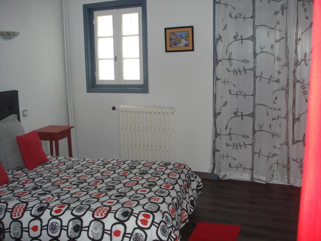 Gite Izaxulo Saint-Jean-Pied-de-Port Room photo