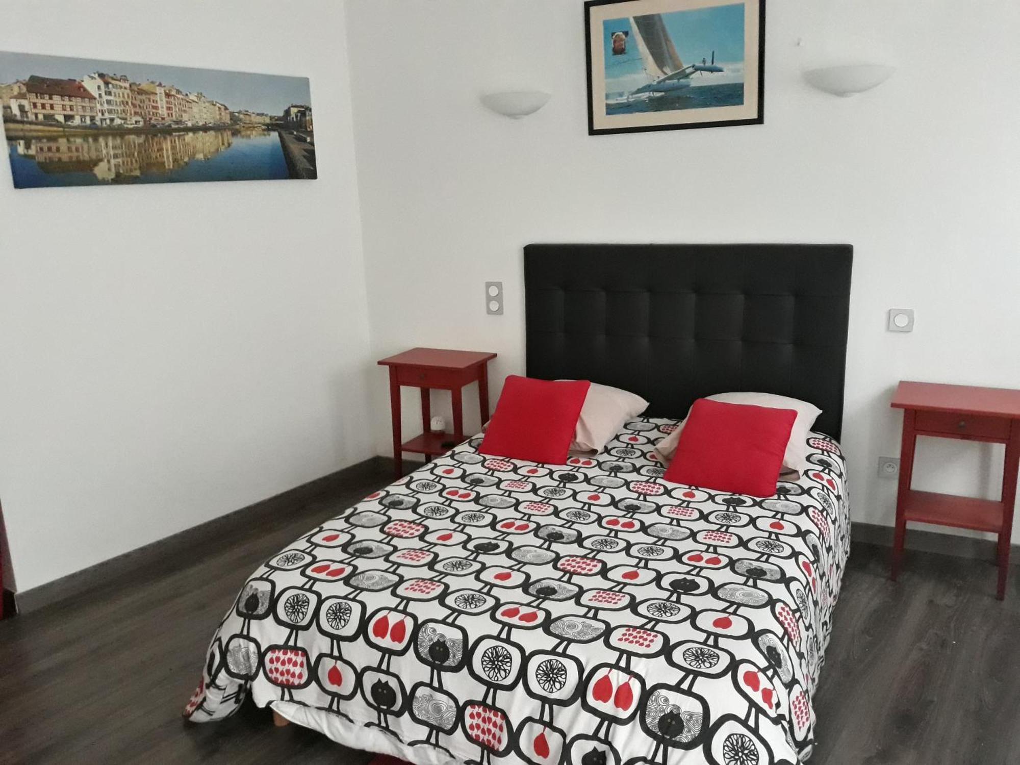 Gite Izaxulo Saint-Jean-Pied-de-Port Room photo